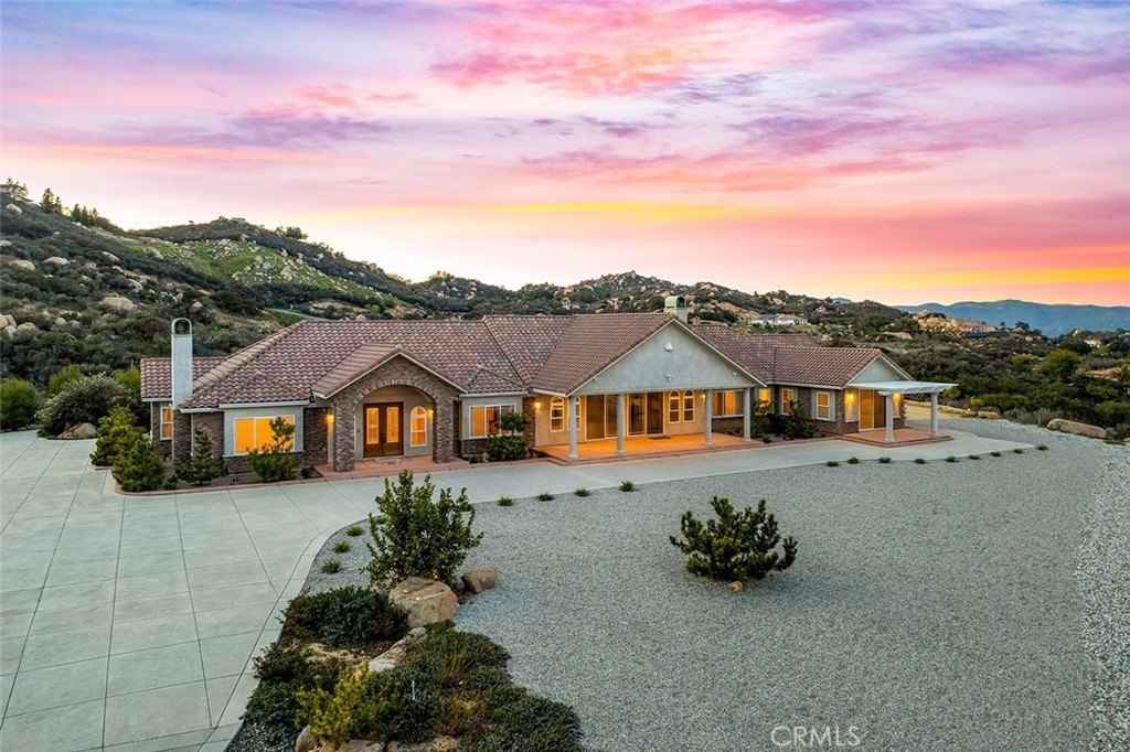 42225 Hacienda Dr  