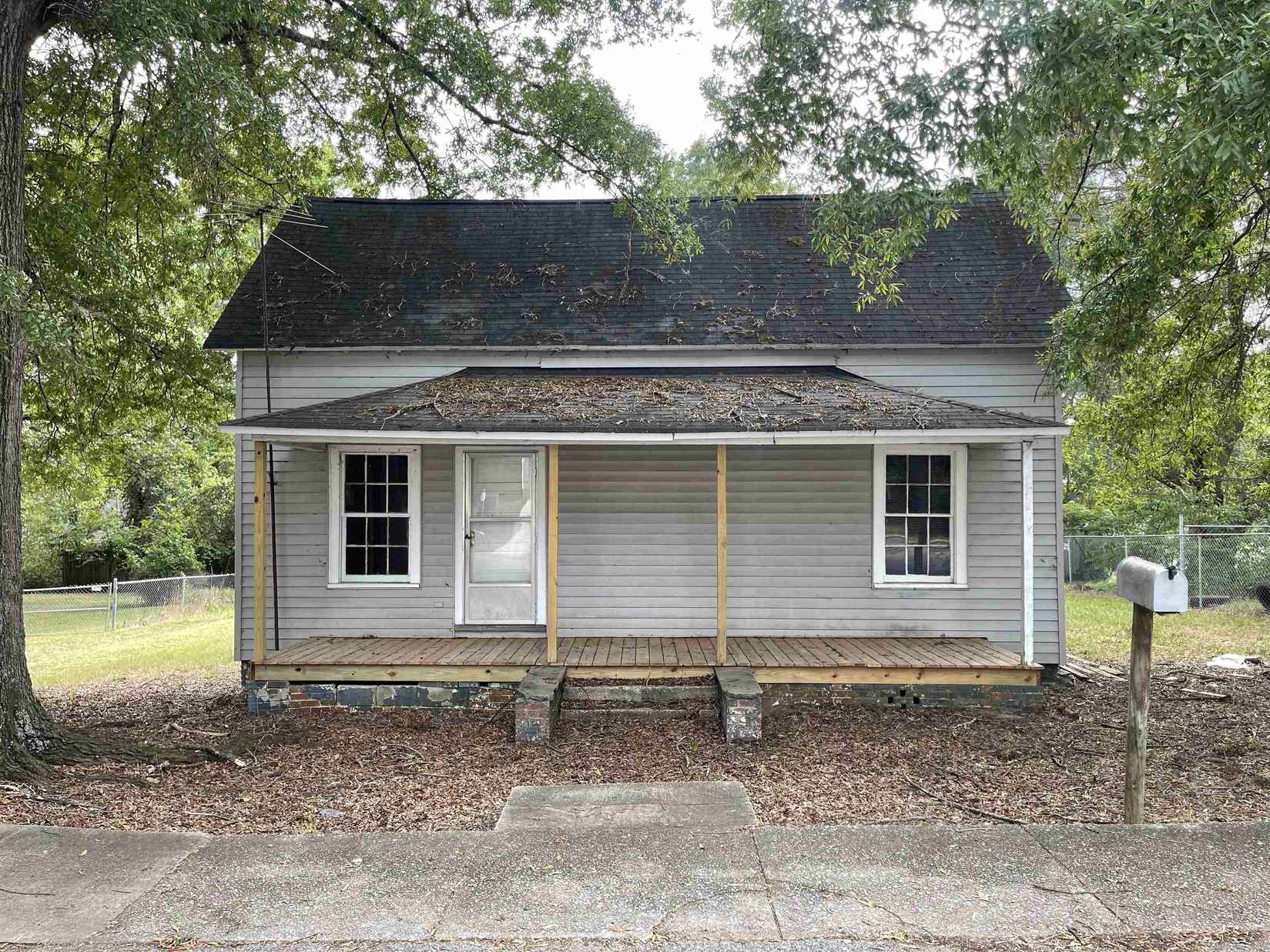 256 Woodruff St  