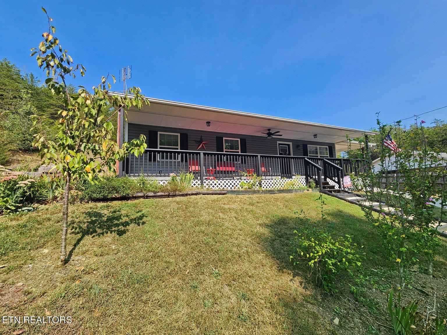 910 Hill Holw Dr  