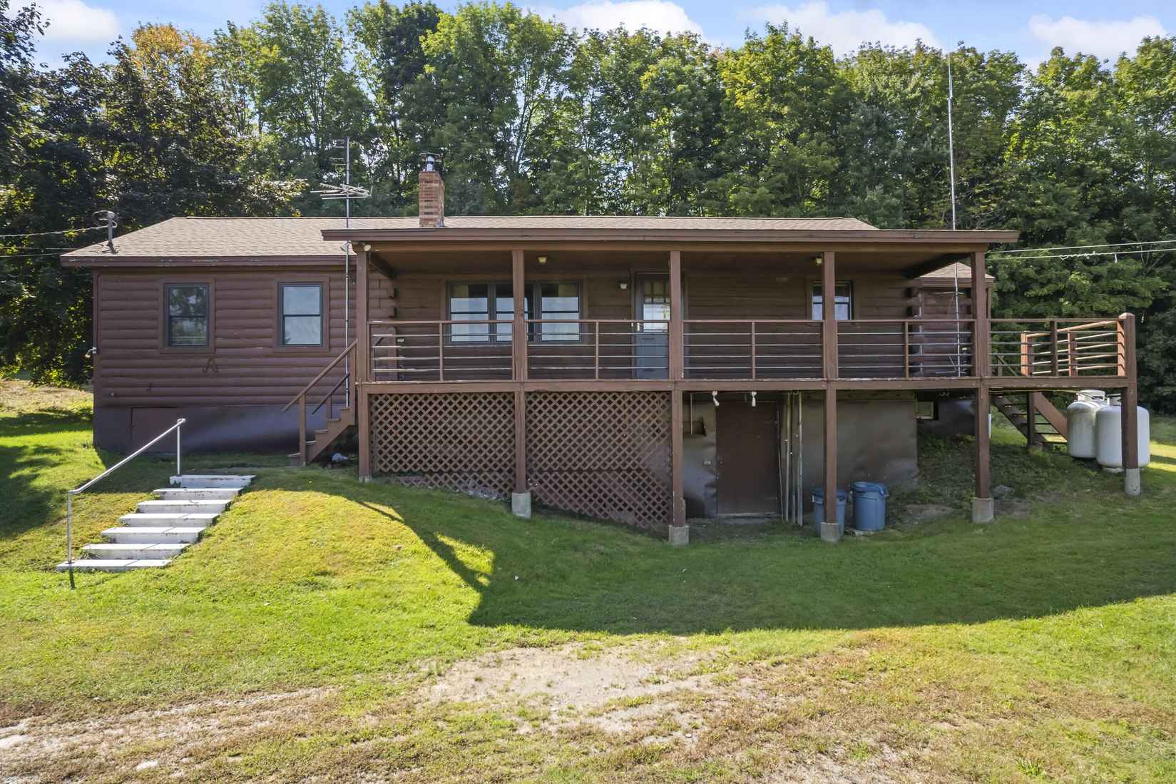 1413 Main Rd  