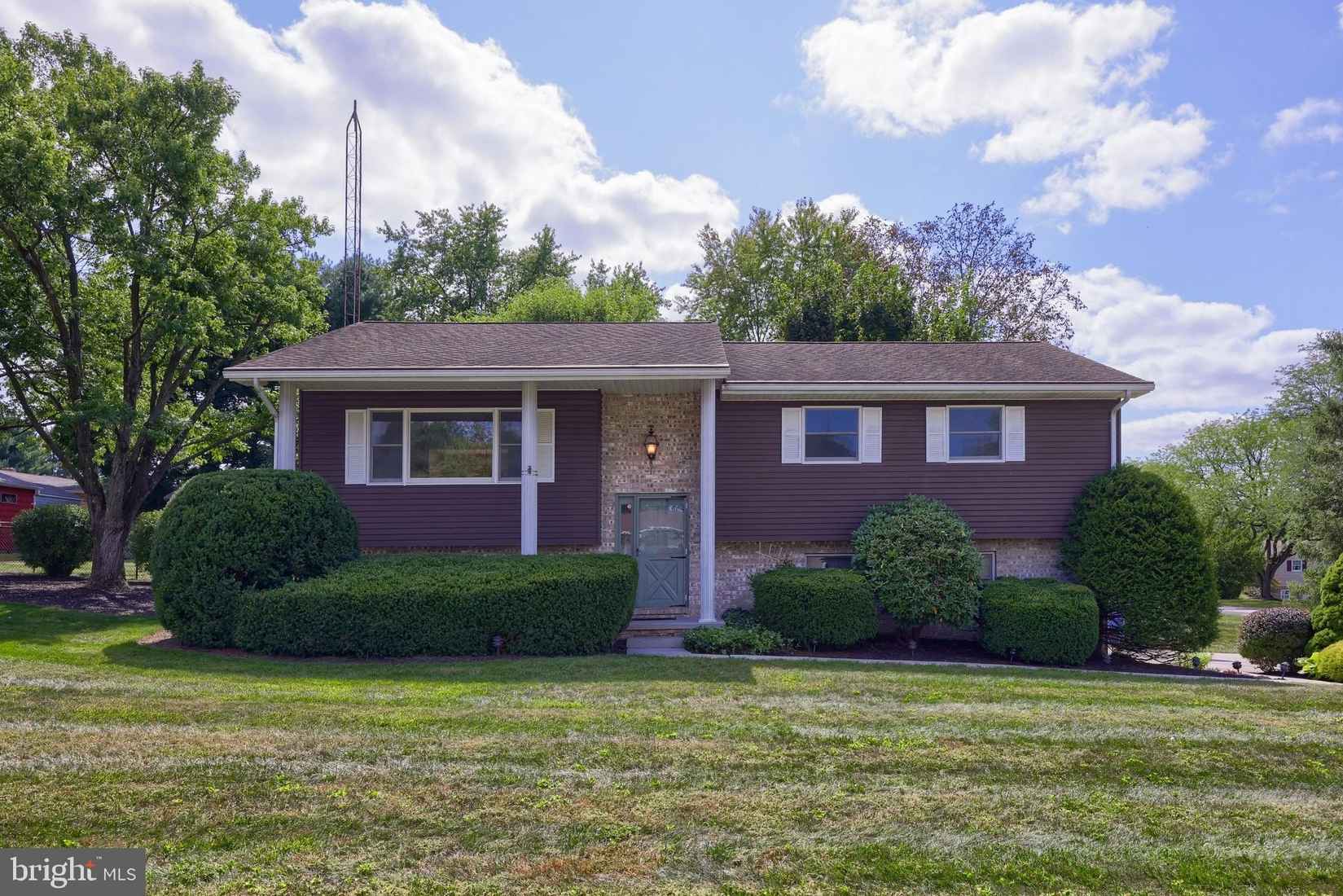 1658 Art Dr  