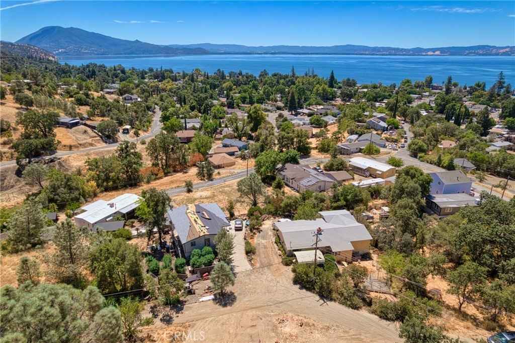 4369 Lakeview Ter  