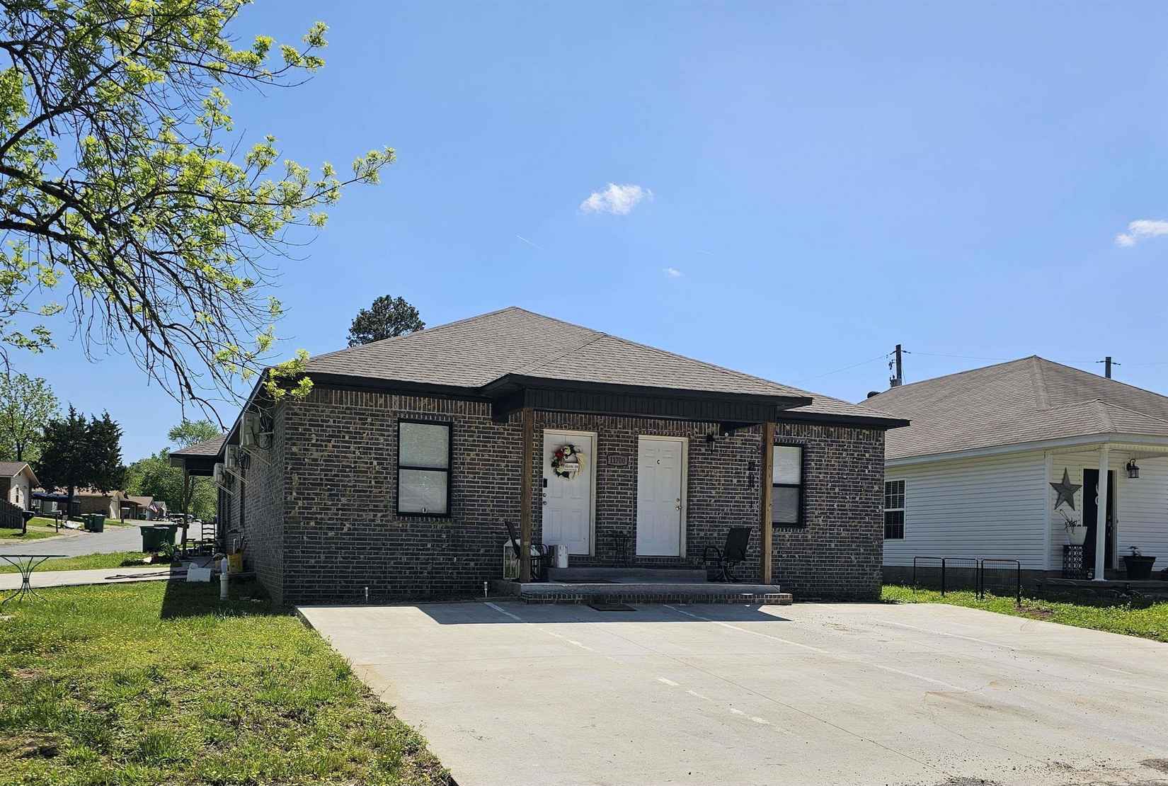 1700 La Estrada Dr  