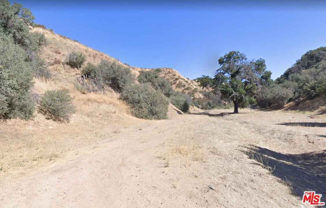 0 Vac/Vic Sierra Hwy/Sprin St  