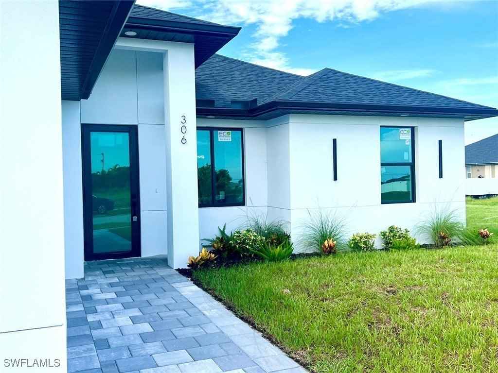 306 Kismet Pkwy W  