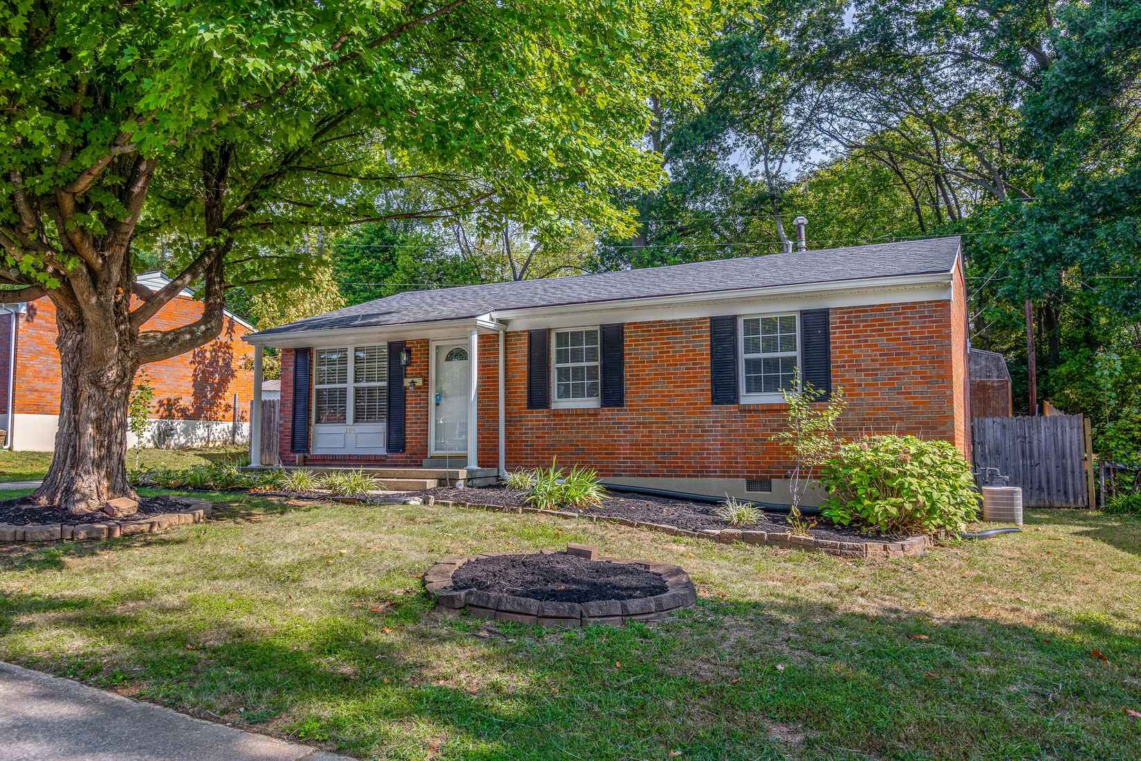 155 Hickory Dr  