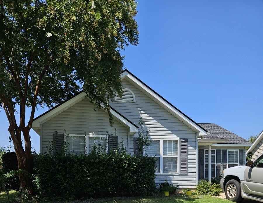 211 Sheffield Ln  