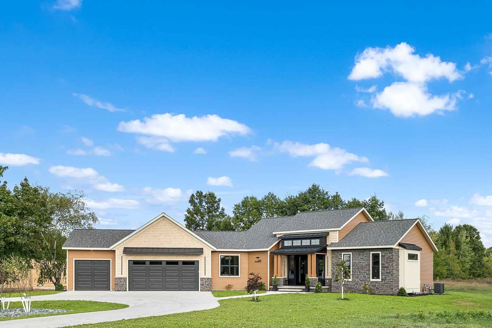 638 BRIARWOOD Way  