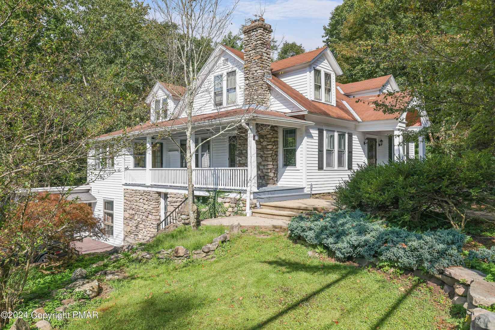 579 Golf Dr  