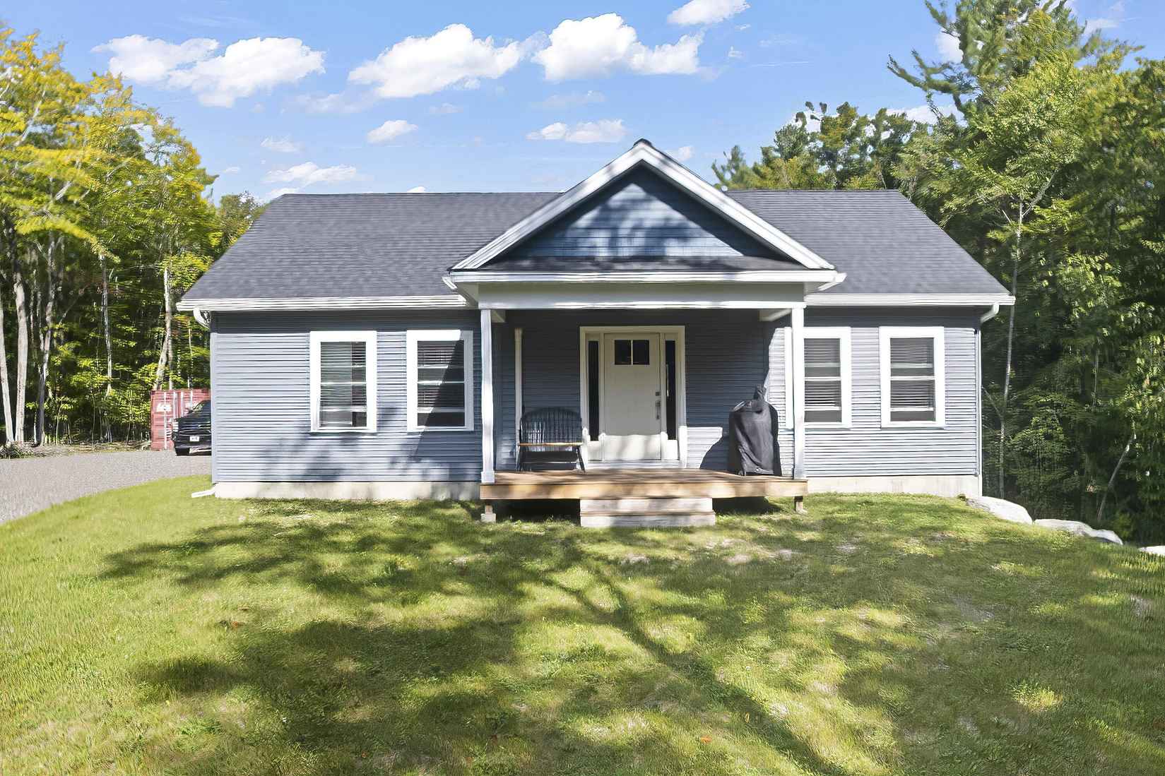 98 Hawkes Rd  