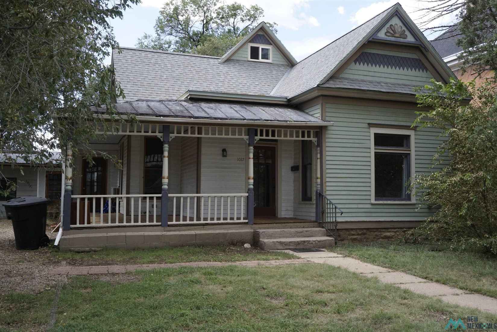 1017 1017 1/2 5th St  