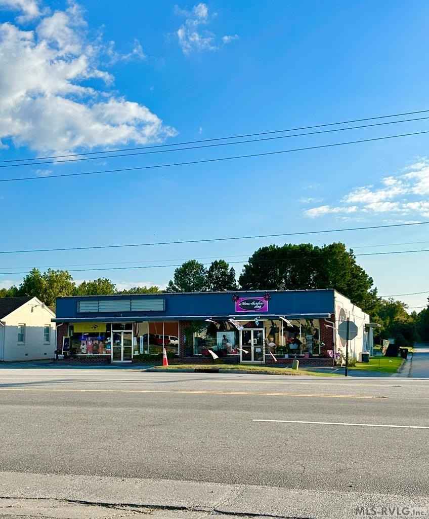 806 E Memorial Dr  