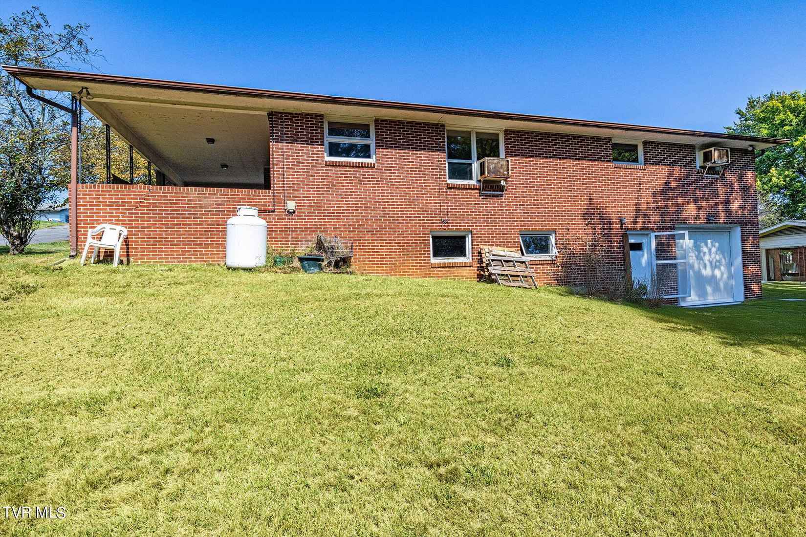 413 Merman Rd  