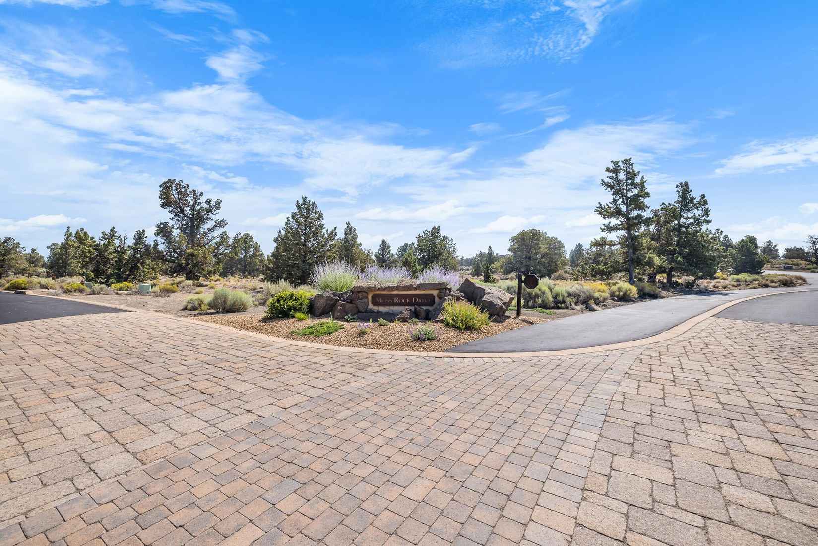 22881 Moss Rock Dr  