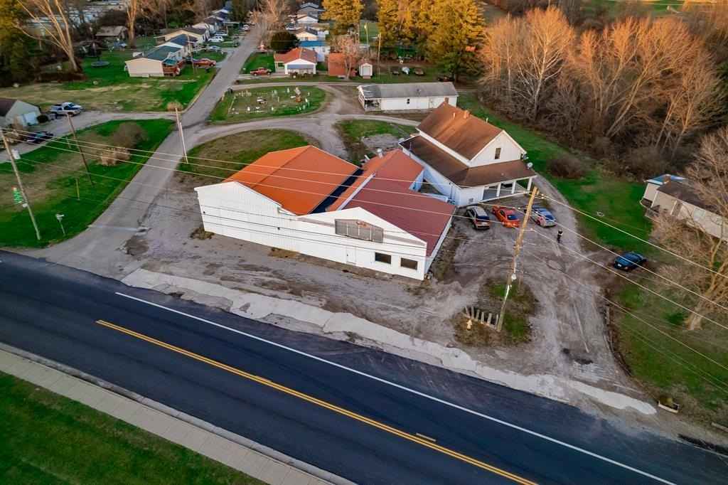 645 W Main St  