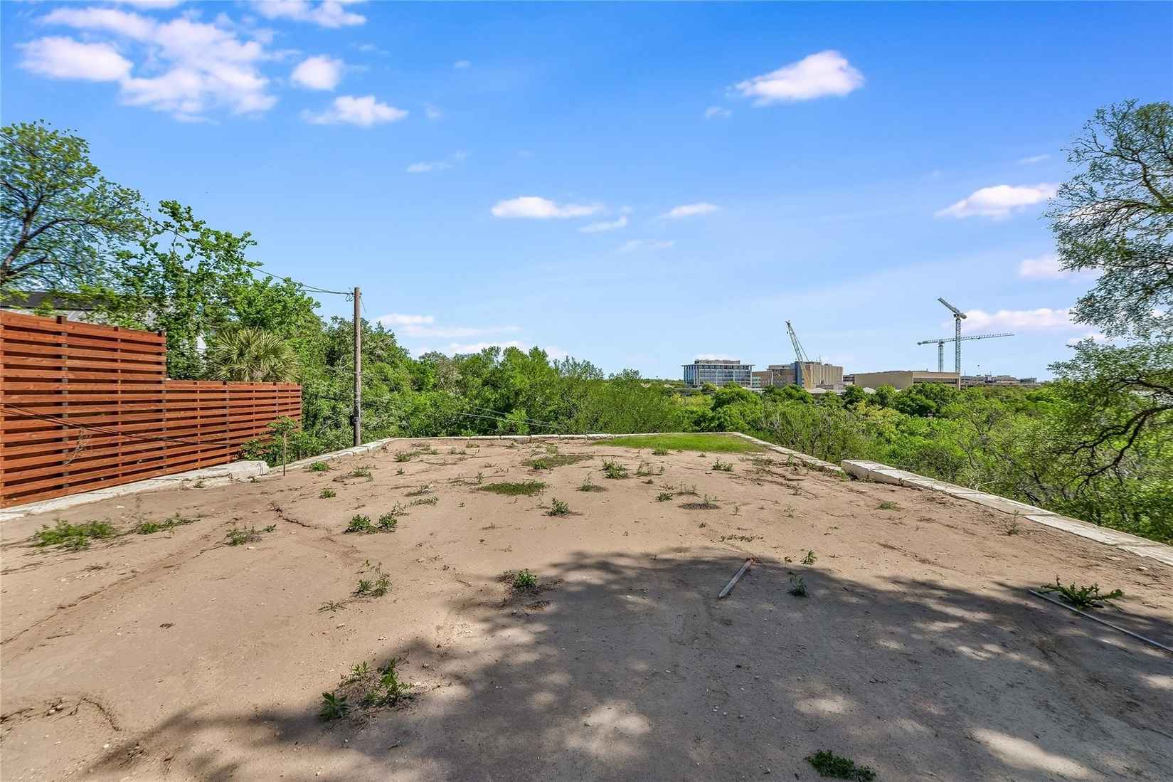 1506 West 32nd ST  