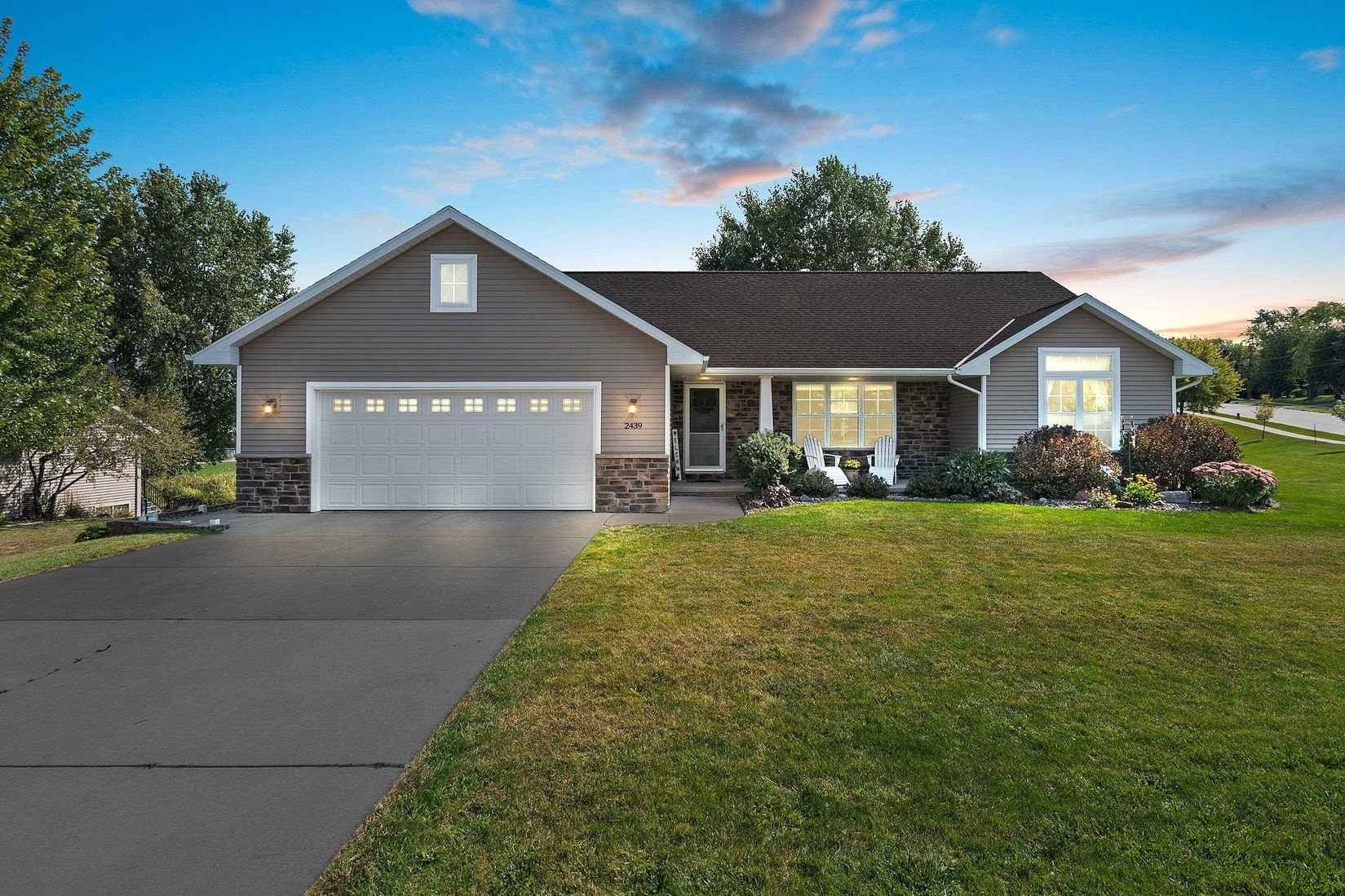 2439 Oak Rdg Cir  