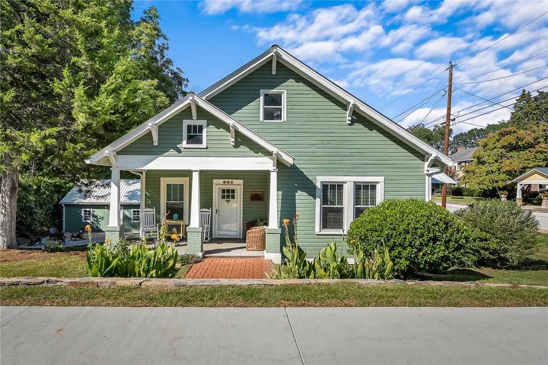 500 W Main St  