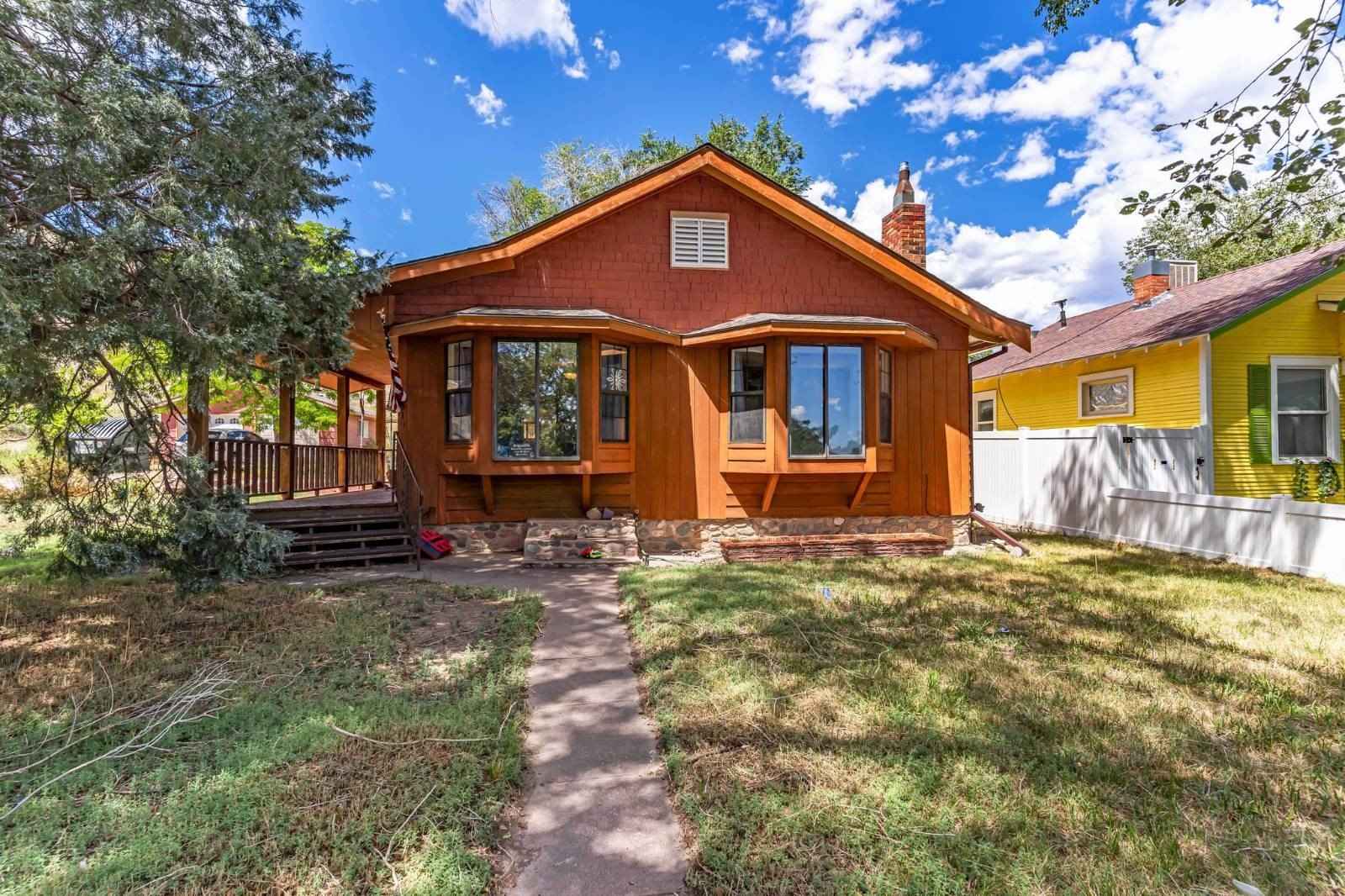 319 College Ave  