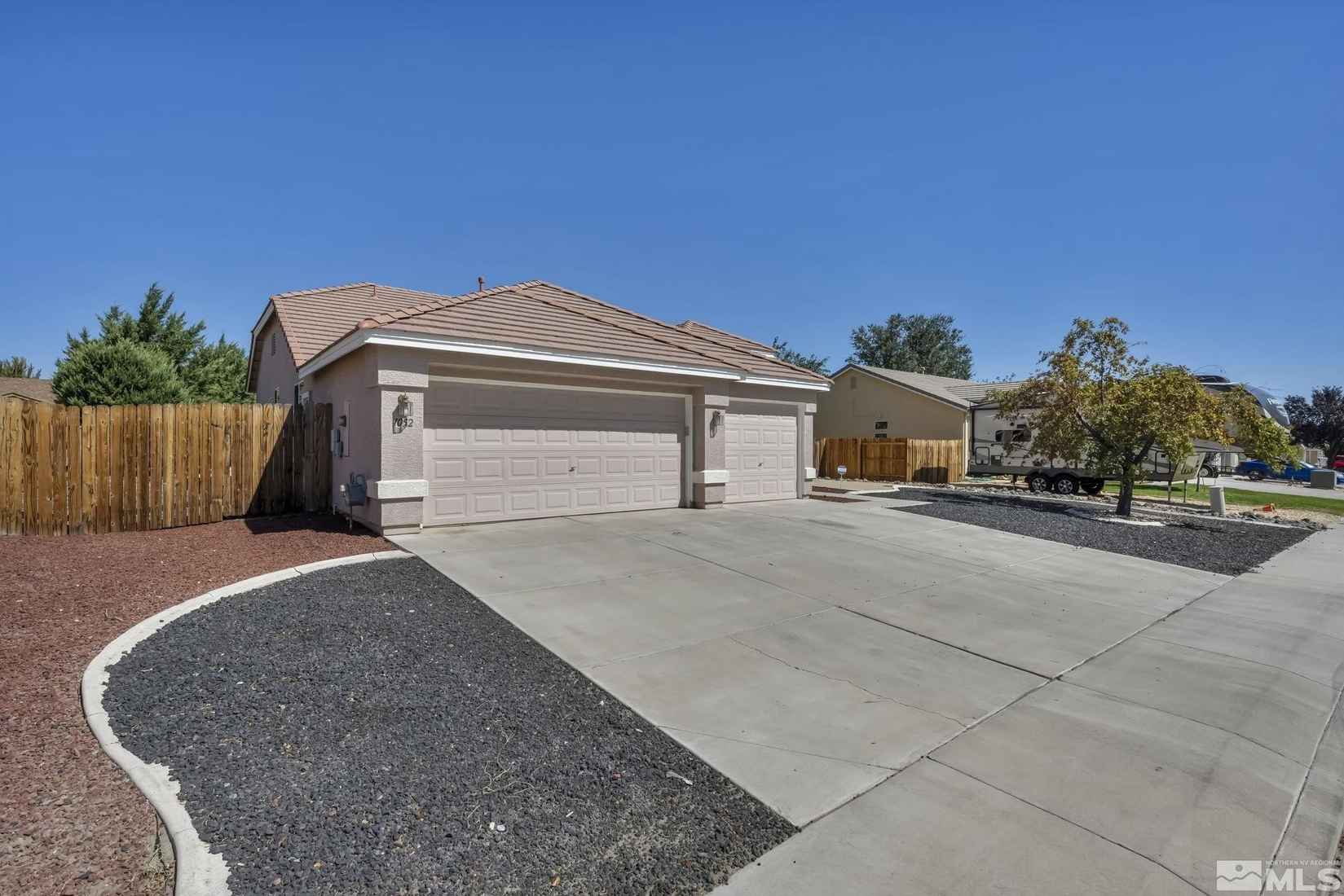 1052 Brierwood Ln  