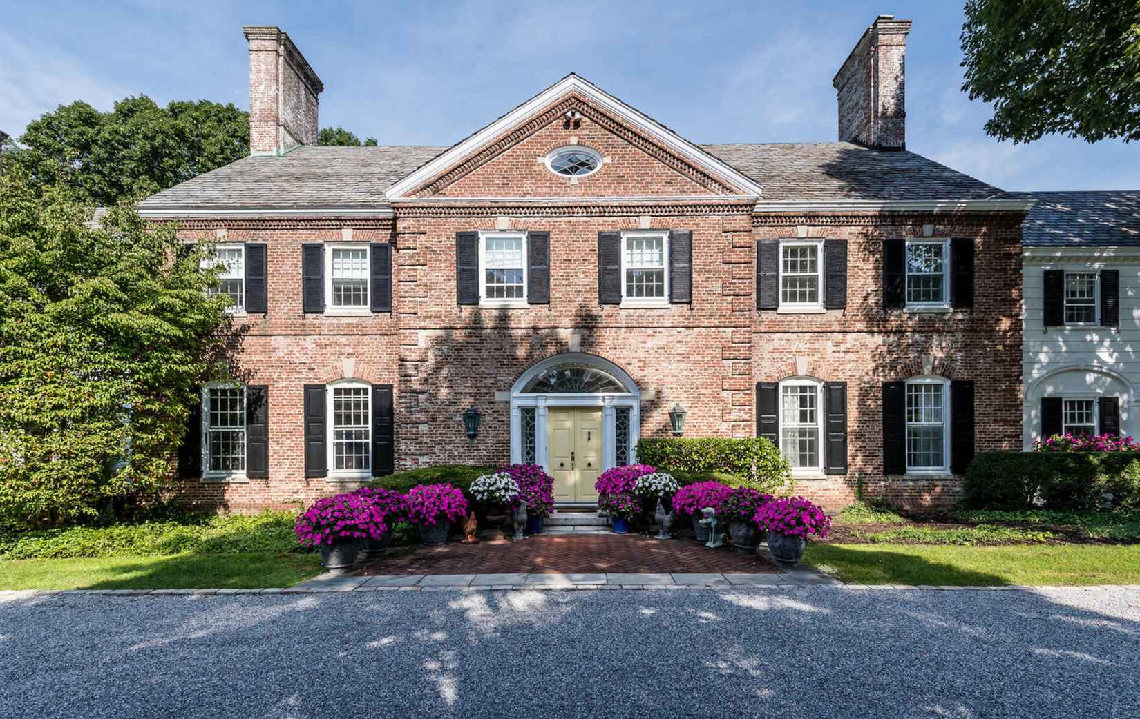 52 Piping Rock Rd  