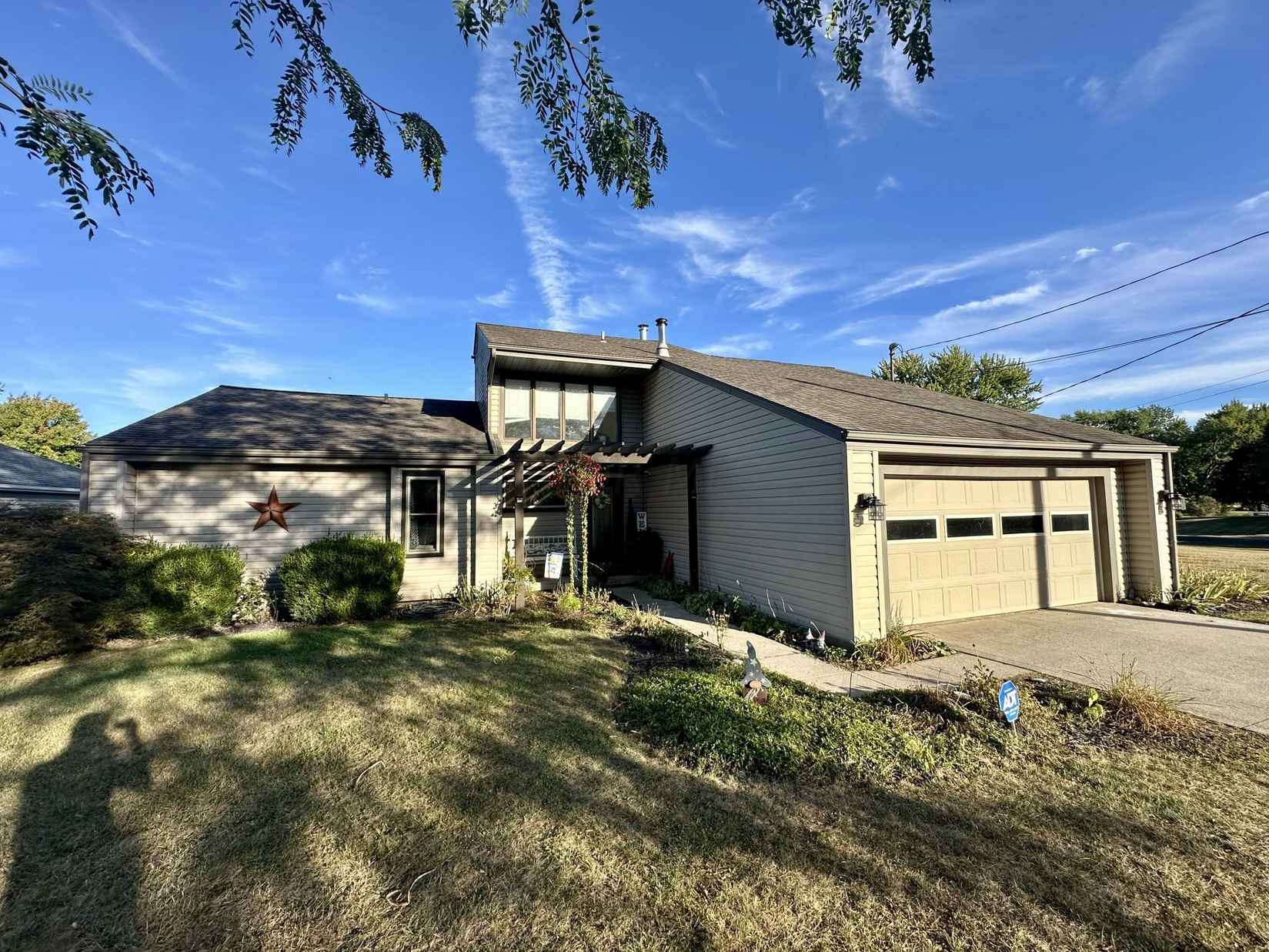 1985 Huron Dr  