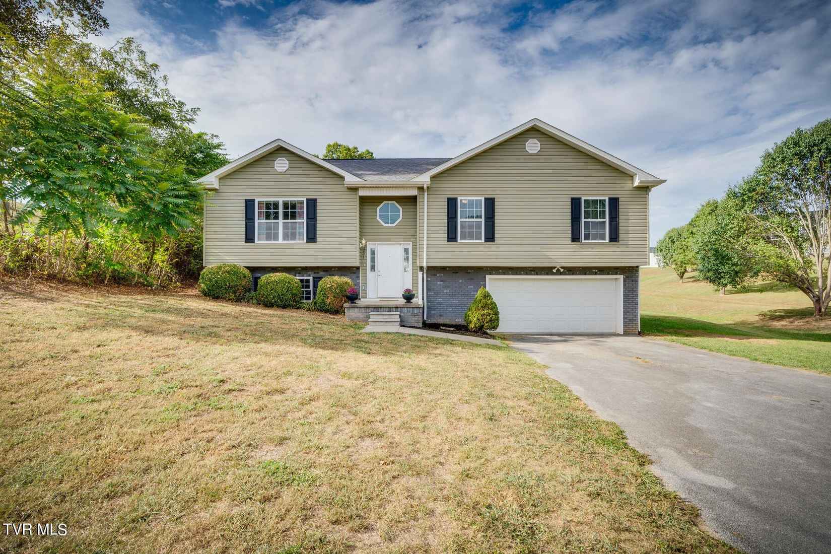 331 Oriole Ln  