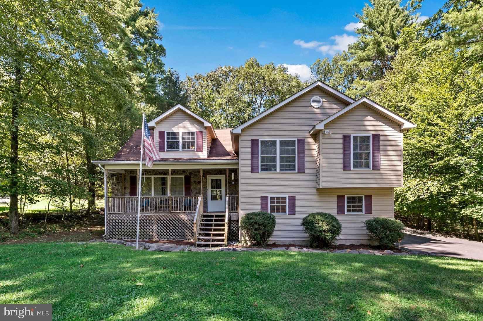 1215 Bartonsville Woods Rd  
