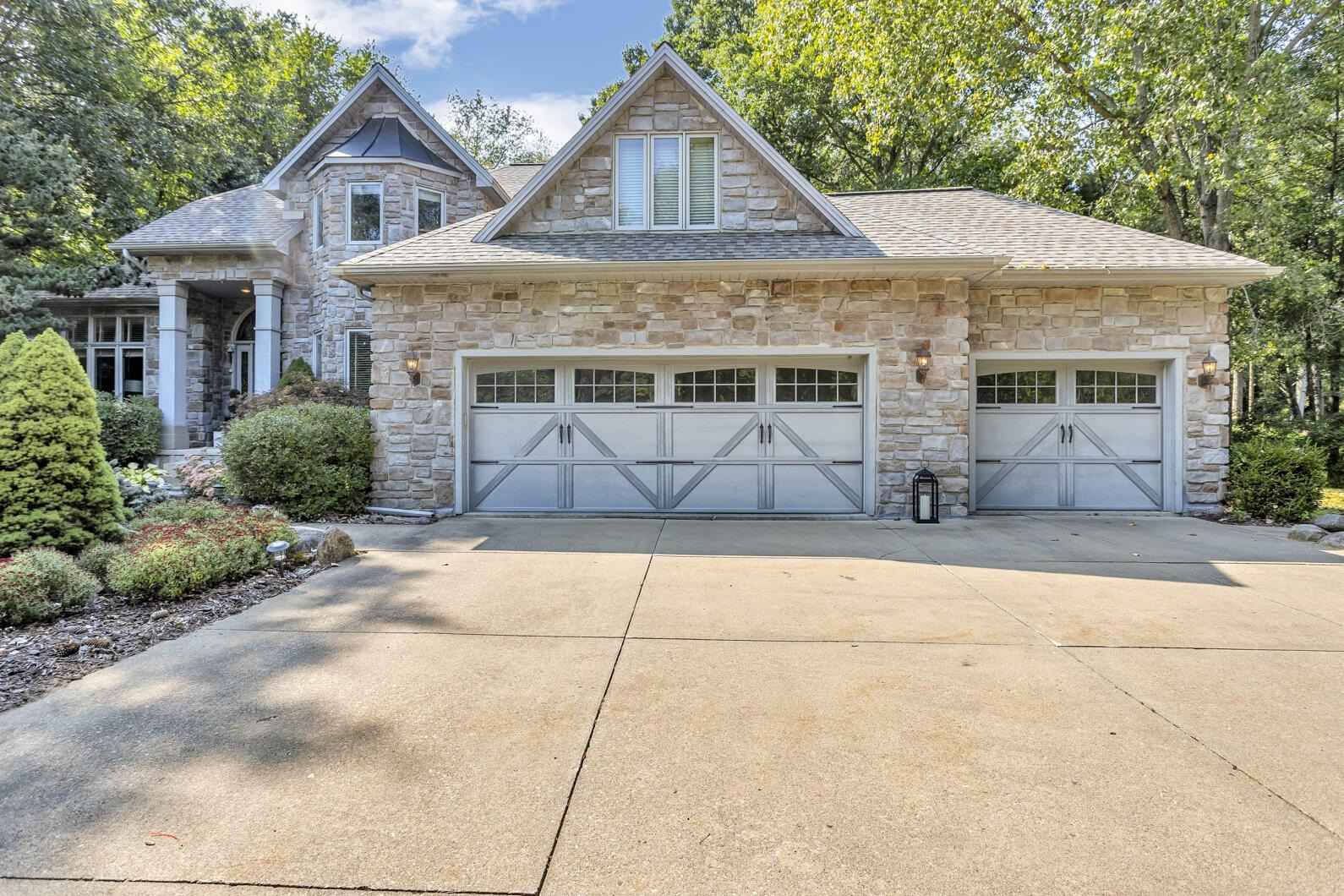 4918 Country Ln  