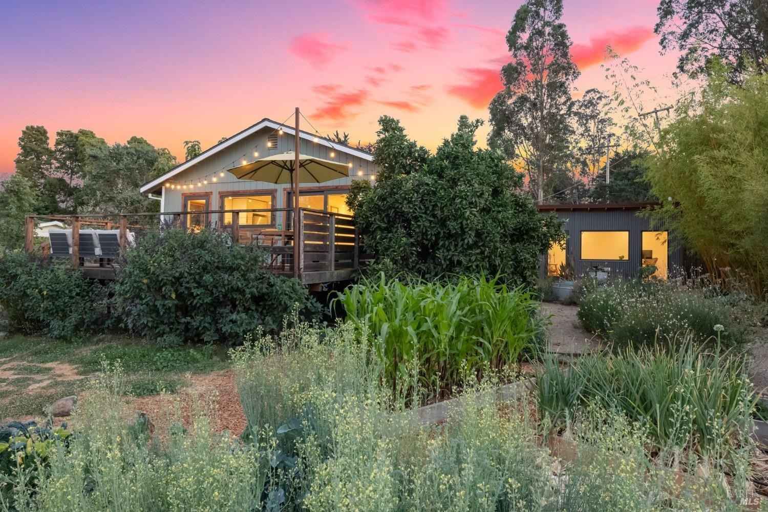 909 911 W Sierra Ave  