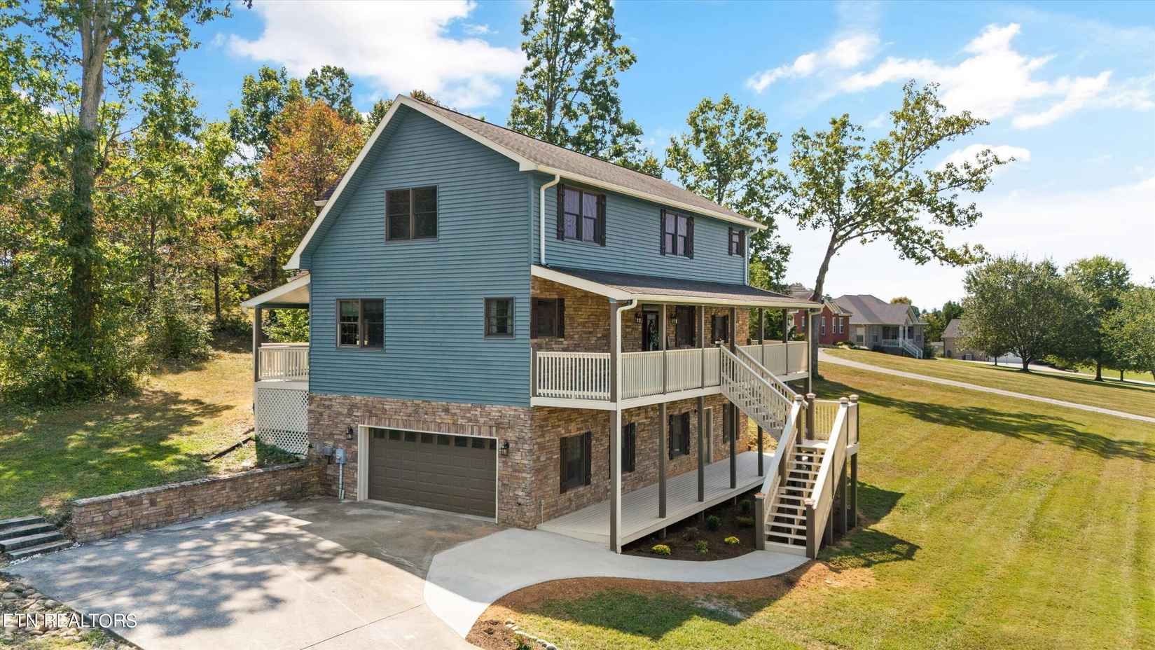 1617 Foxfire Cir  