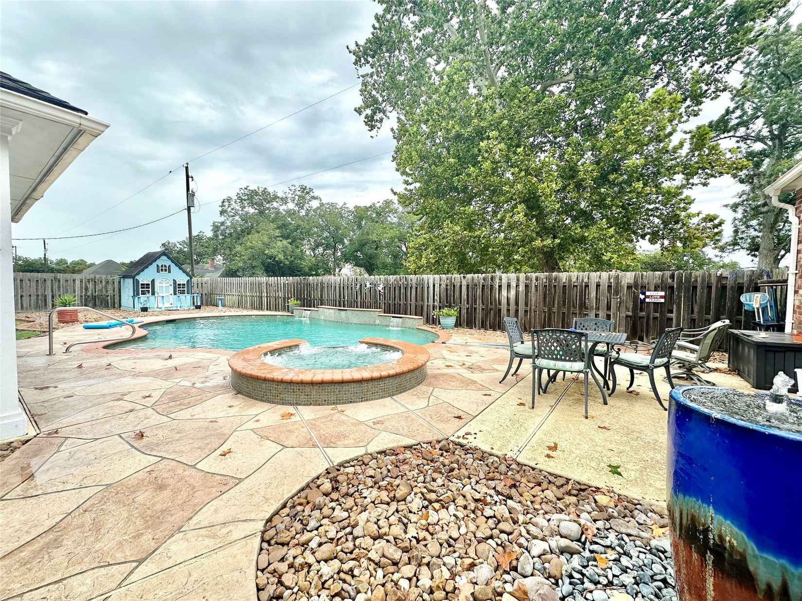 1677 Newgulf Dr  