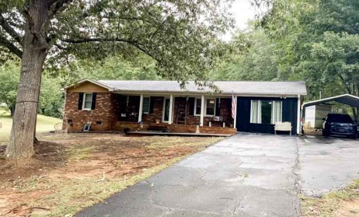 201 Larkwood Rd  