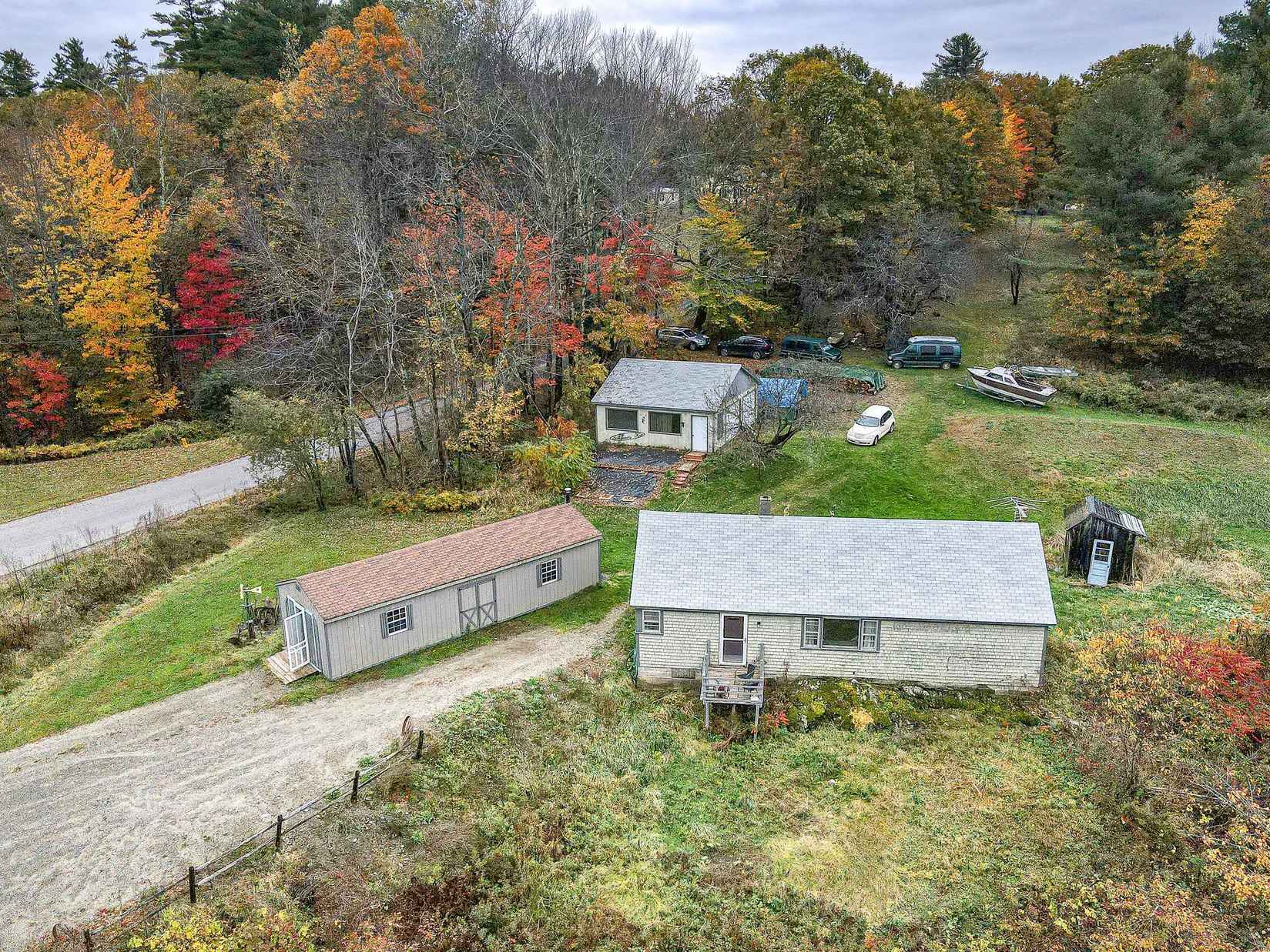 405 Pond Rd  