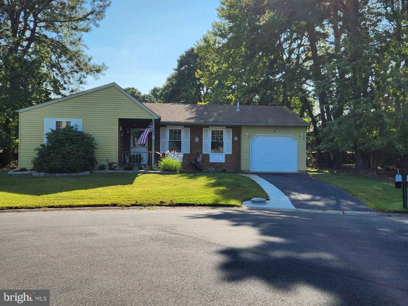 3 Holyoke Ct  