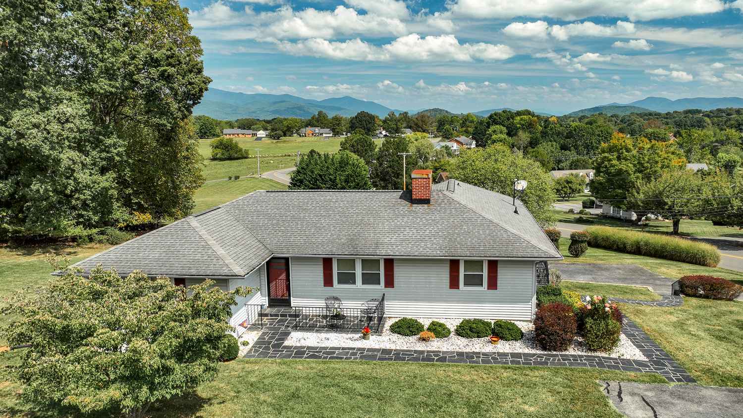 1313 Boone Dr  