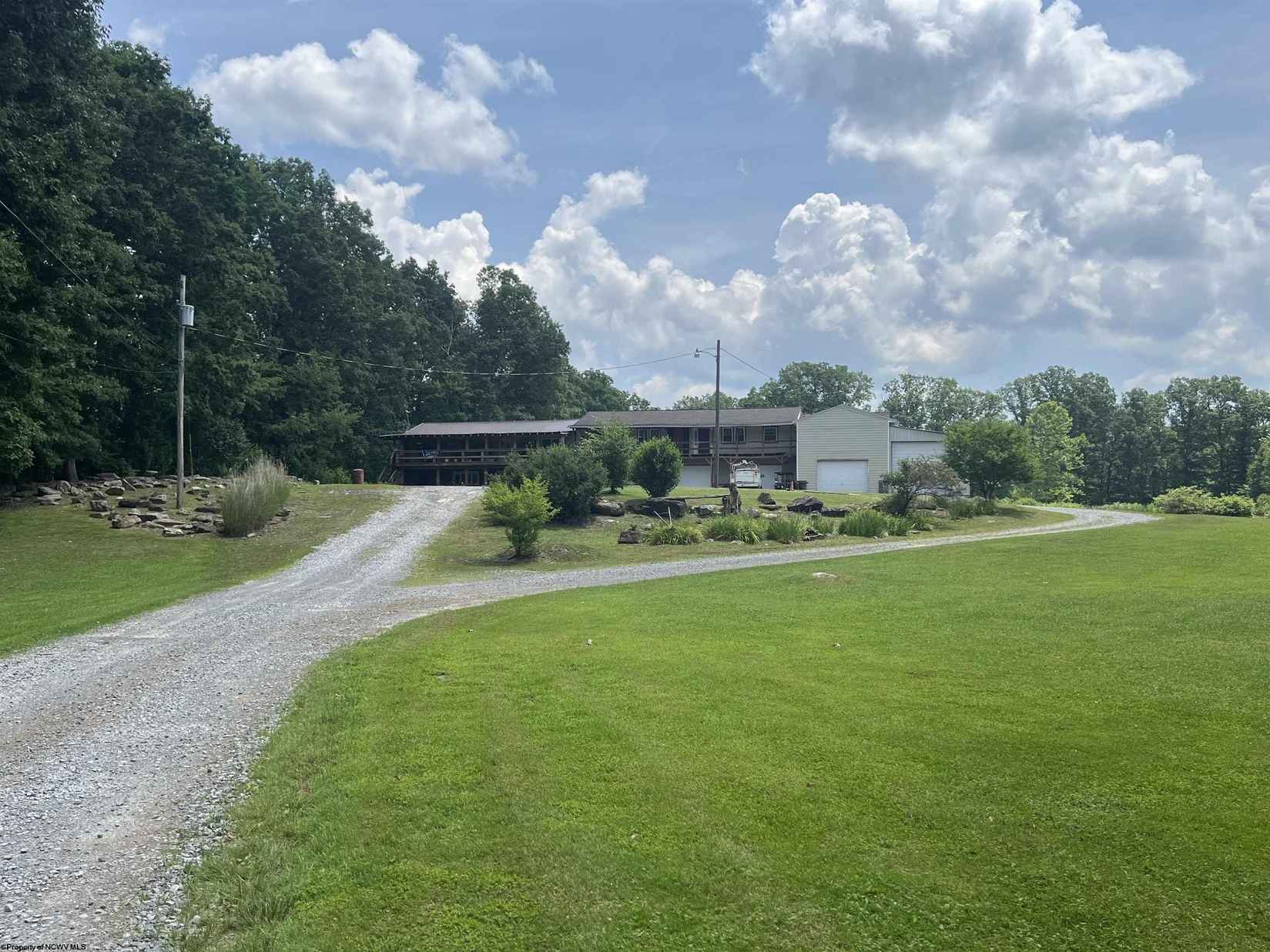 137 MORRIS LN  
