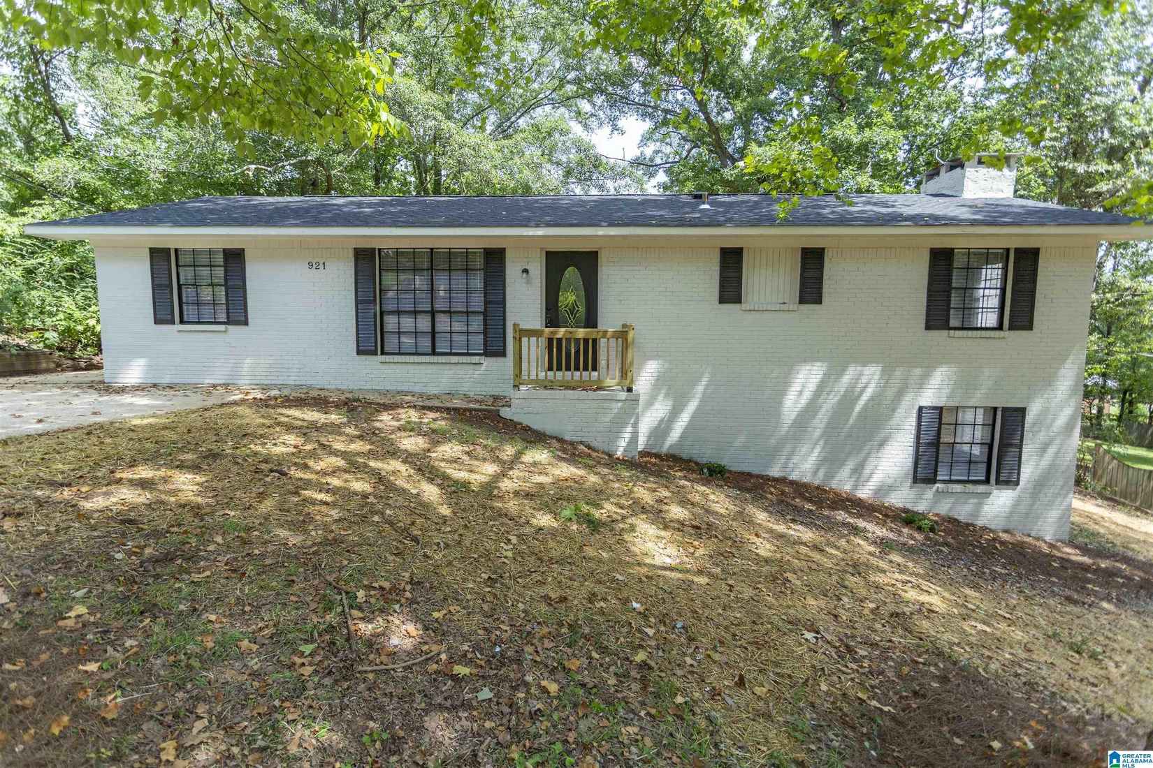 921 Arcadia Cir  