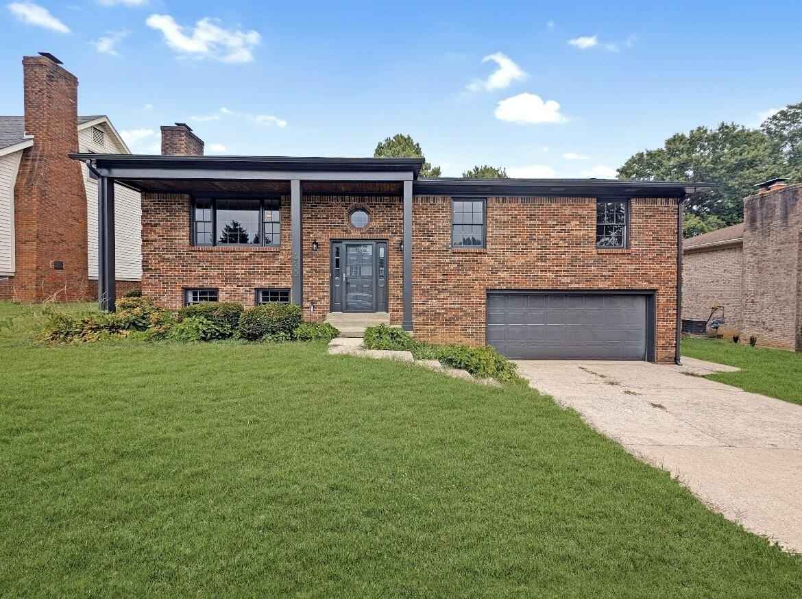 3353 Fox Den Cir  