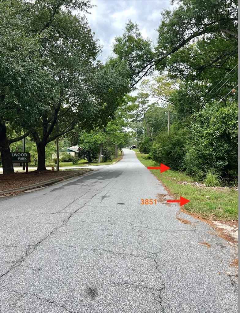3851 WOODLAND Dr  