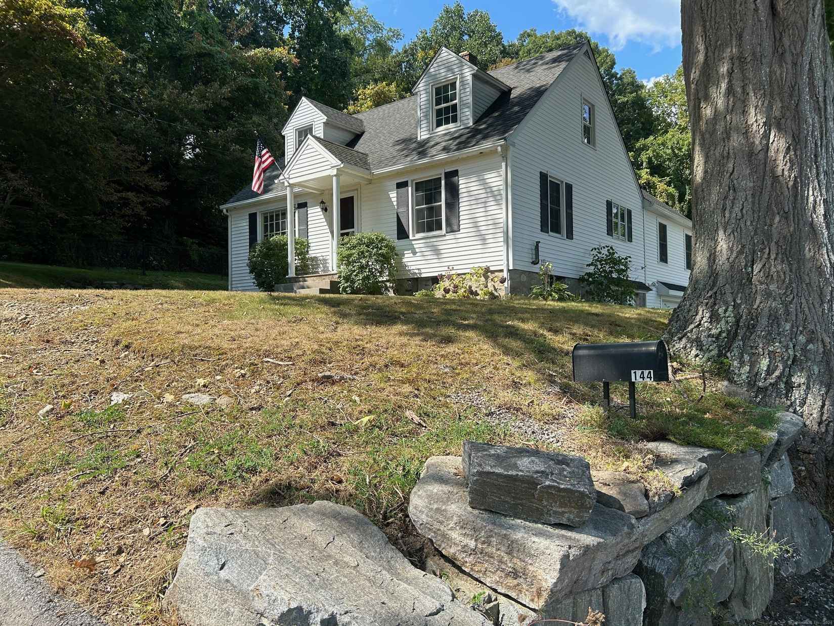 144 Jackson St  