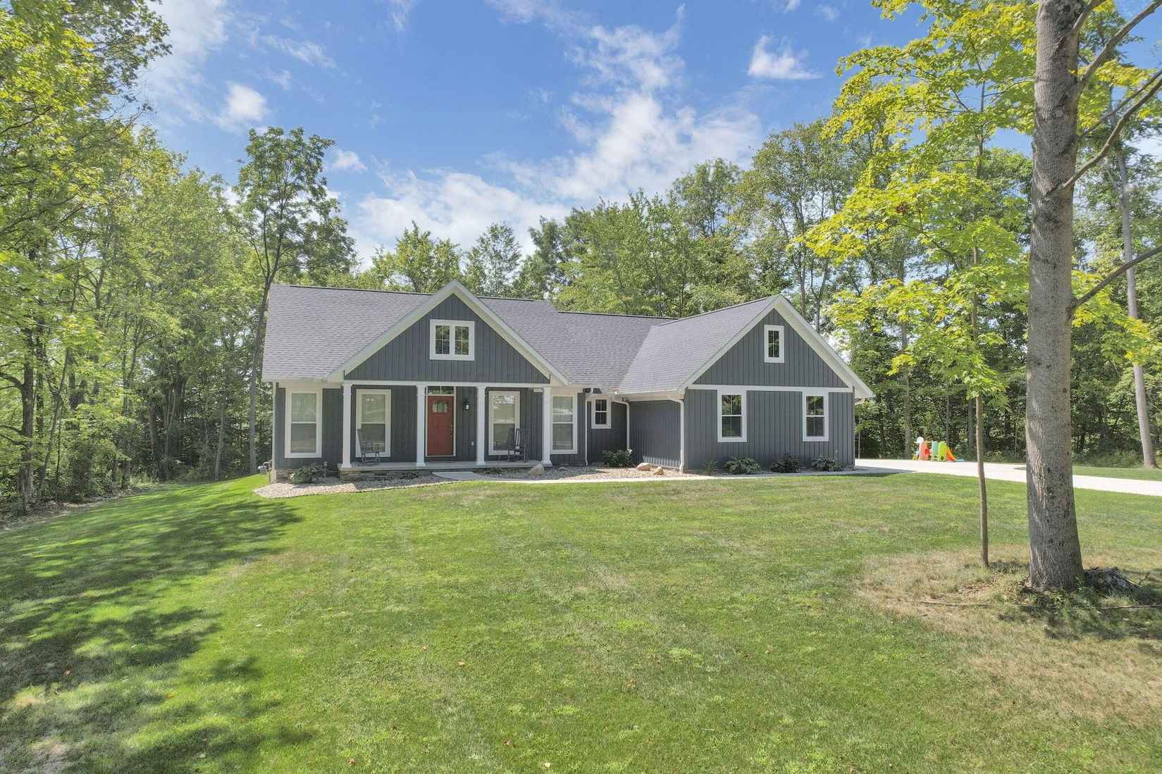 9606 Woodridge Cir  