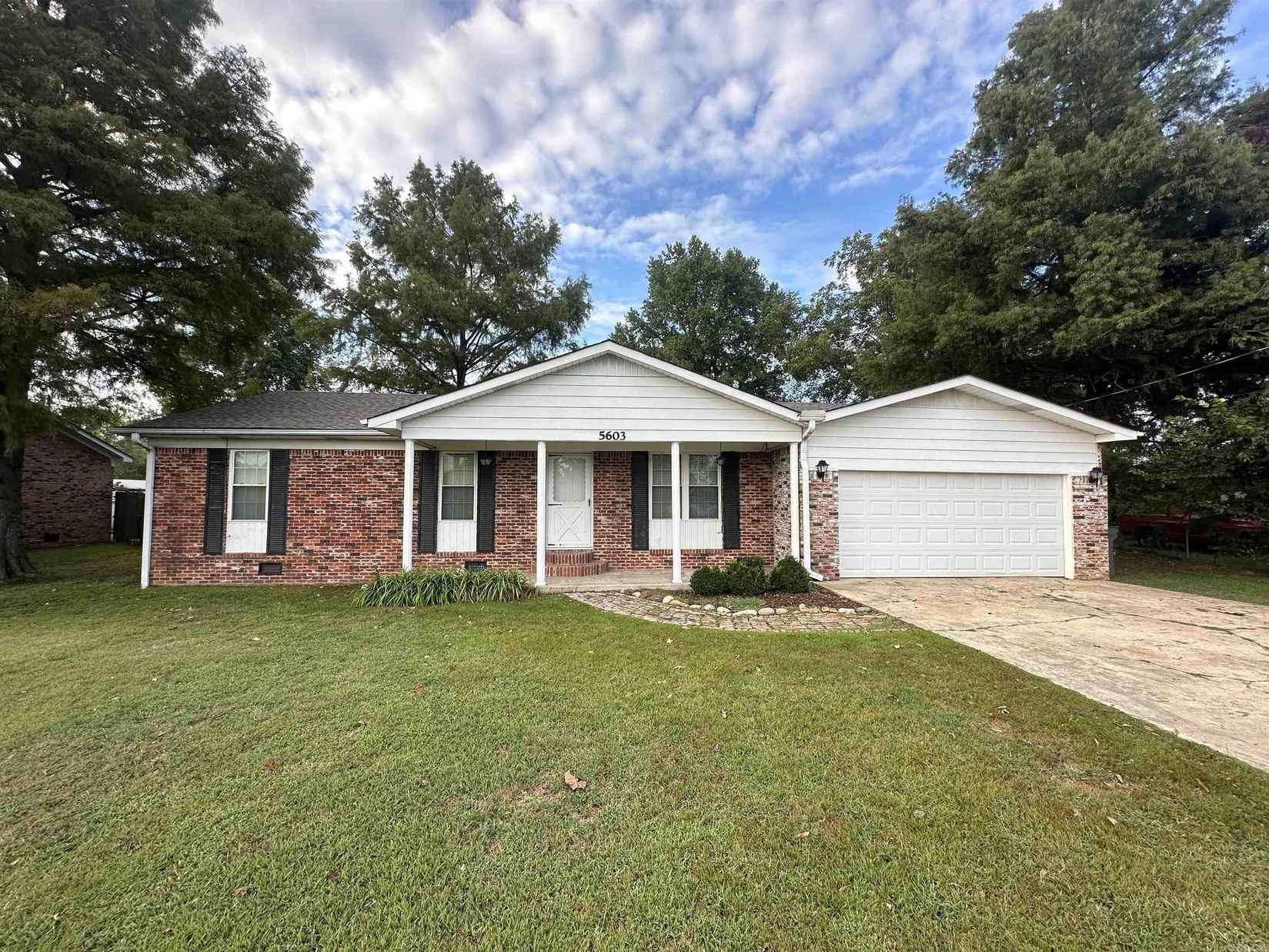 5603 W Maple  