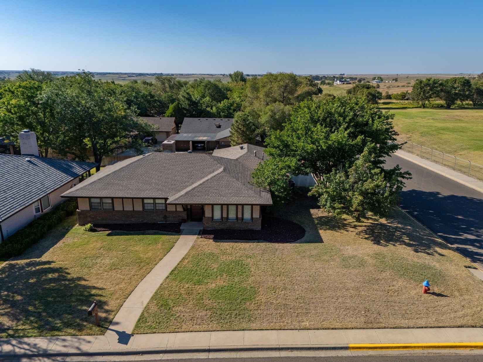 1100 CREEKMERE Dr  