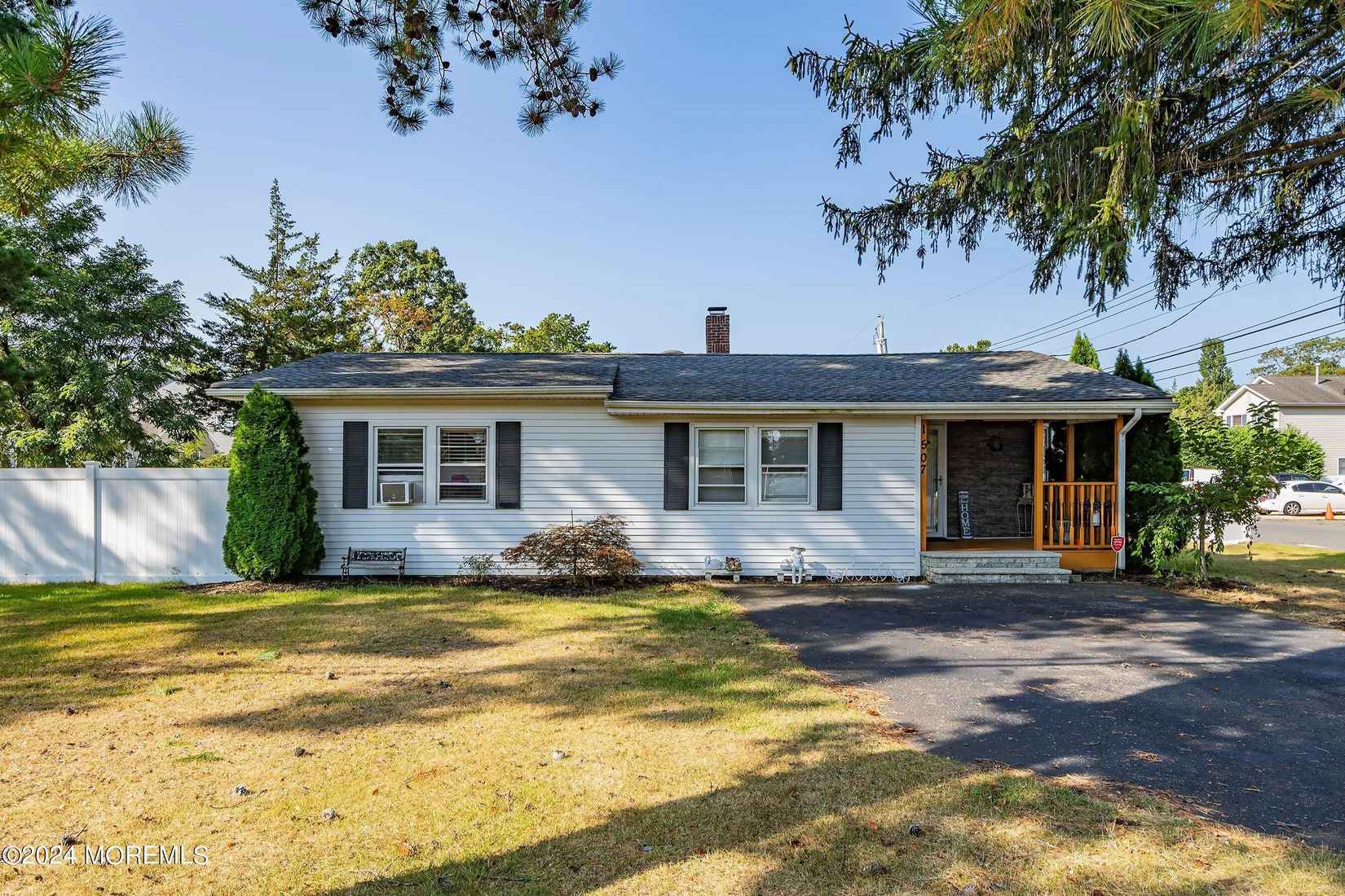 1507 Whitcomb Rd  