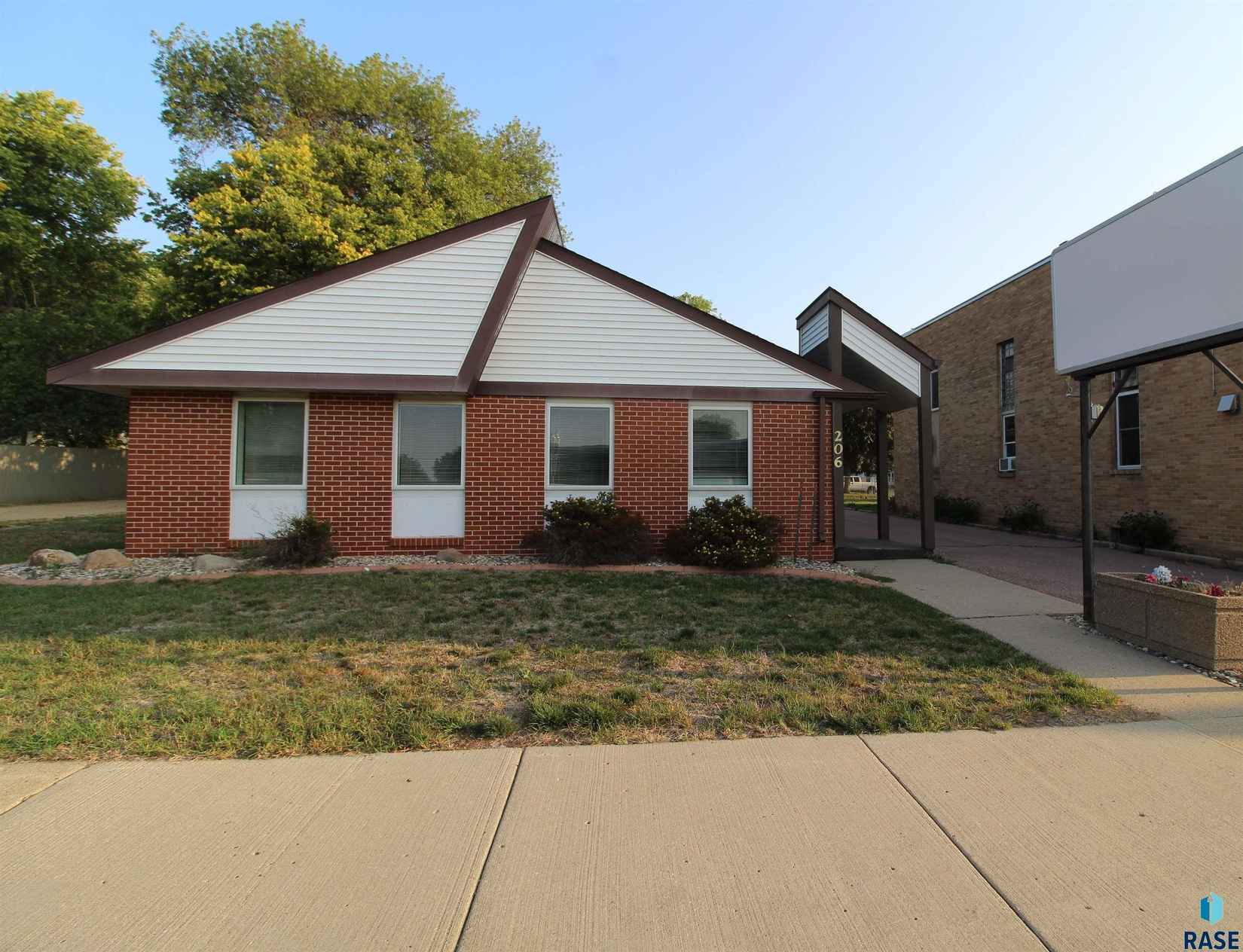 206 W Main St  