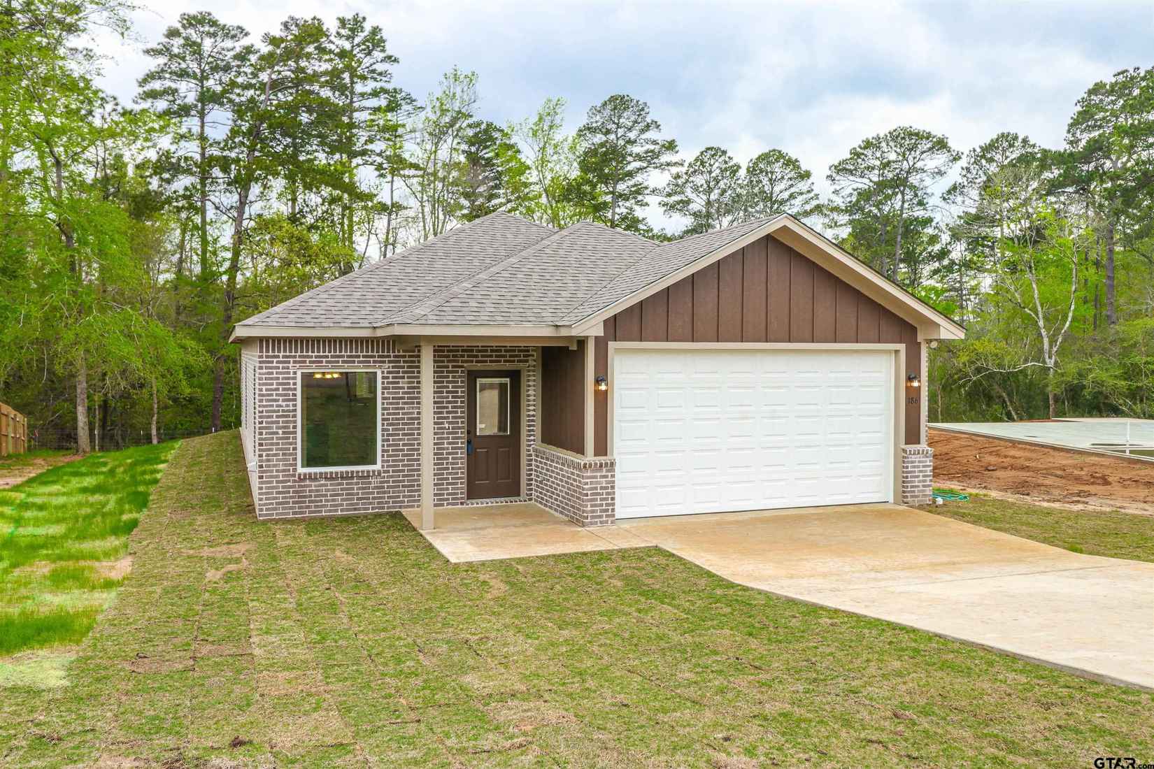 186 Twisted Oaks Dr  