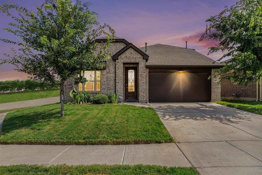 1077 Kingbird Ln  