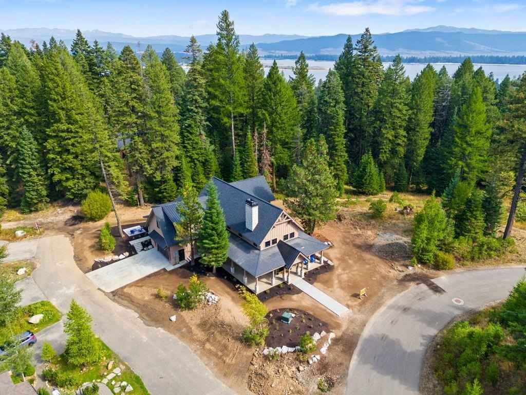 60 Clearwater Ct  