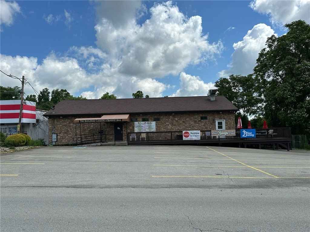 16 Dixon Blvd  
